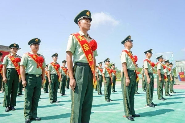 士兵退役仪式现场。