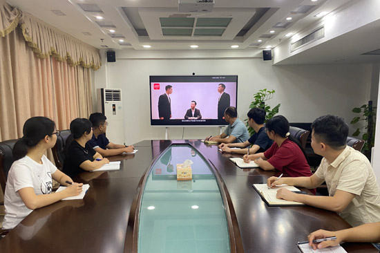 钦州烟草对重点岗位人员开展节前廉政教育。刘春辉摄