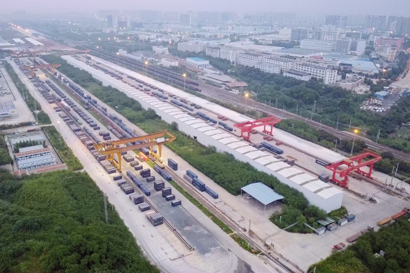南宁国际铁路港集装箱作业区航拍。柏林摄