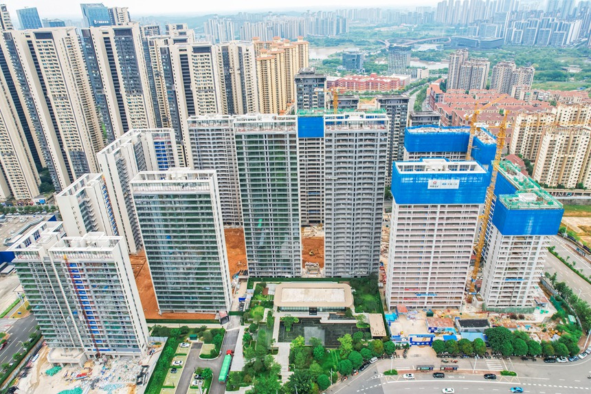 南宁五象新区142地块项目11栋楼主体结构全部封顶。中国一冶供图