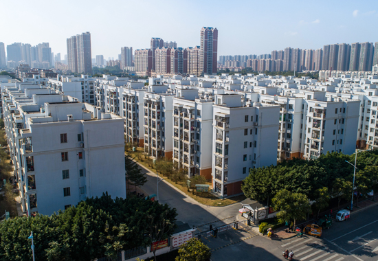 北海市公租房浙江路小区绿树成荫，配套设施齐全。钟国伟摄
