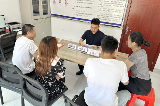 桂海天党员律师积极开展调处工作。广西桂海天律师事务所供图