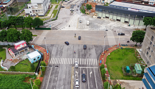 八步區江南街道：將“鬧心路”變“連心路”