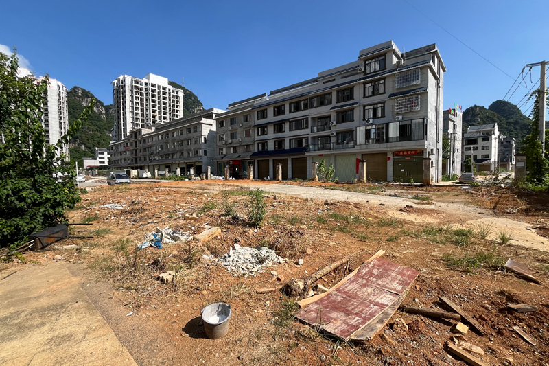篮球场建设前。李秋珉摄