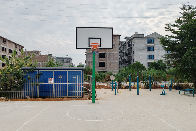 篮球场建设后。李秋珉摄