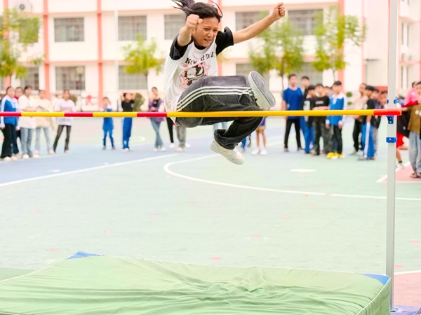 跳高比赛现场。