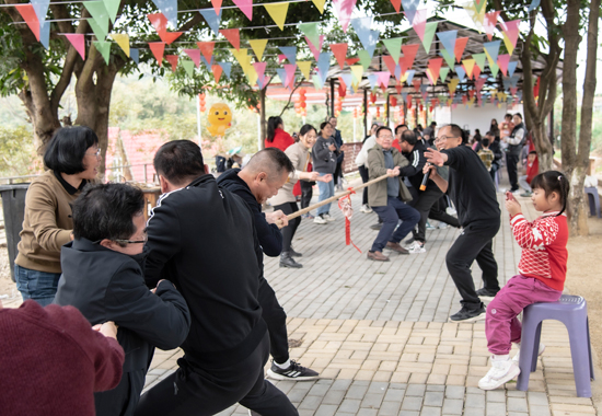 拔河比賽。鄧民勝攝