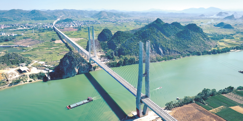 南珠高鐵南玉段百合郁江鐵路大橋。橫州市委宣傳部供圖