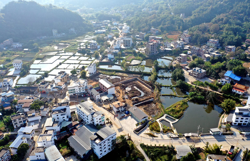 宜居宜业和美路花村。卢昊明摄