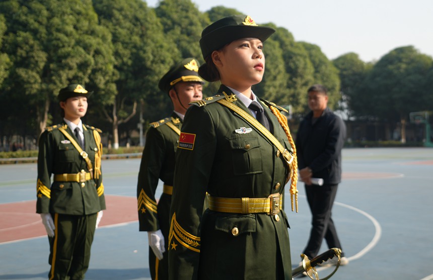 军事教学活动比赛现场。罗明都摄