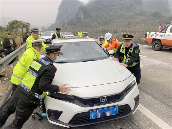 “一路多方”合力推車。