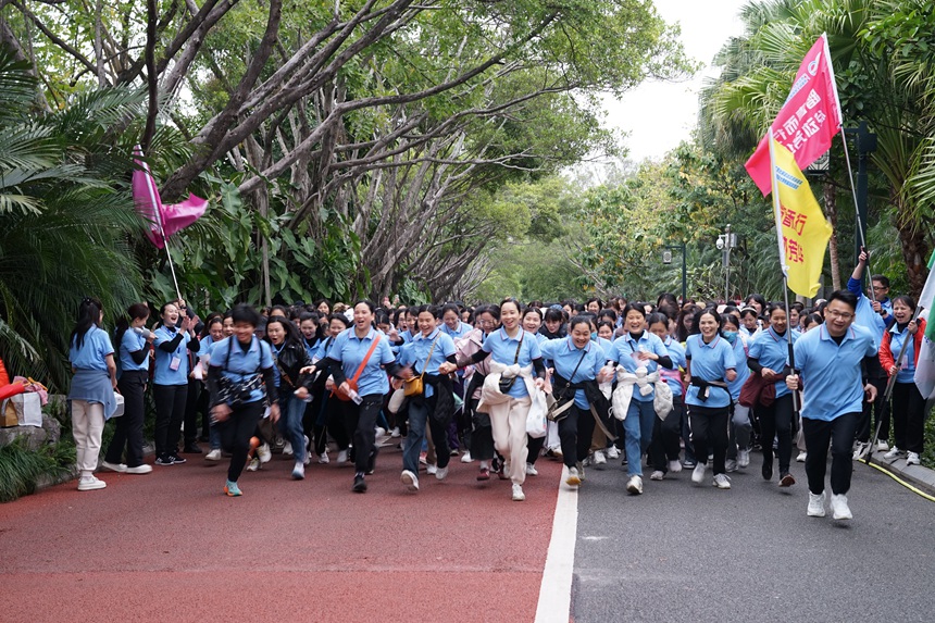 廣西民族醫院舉辦“三八”國際婦女節女職工健步走活動。廣西民族醫院供圖