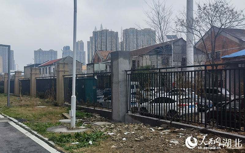 围墙维修后状态