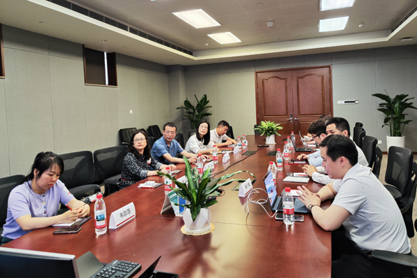 华为技术有限公司东莞松山湖研发基地调研交流现场。朱小洁摄