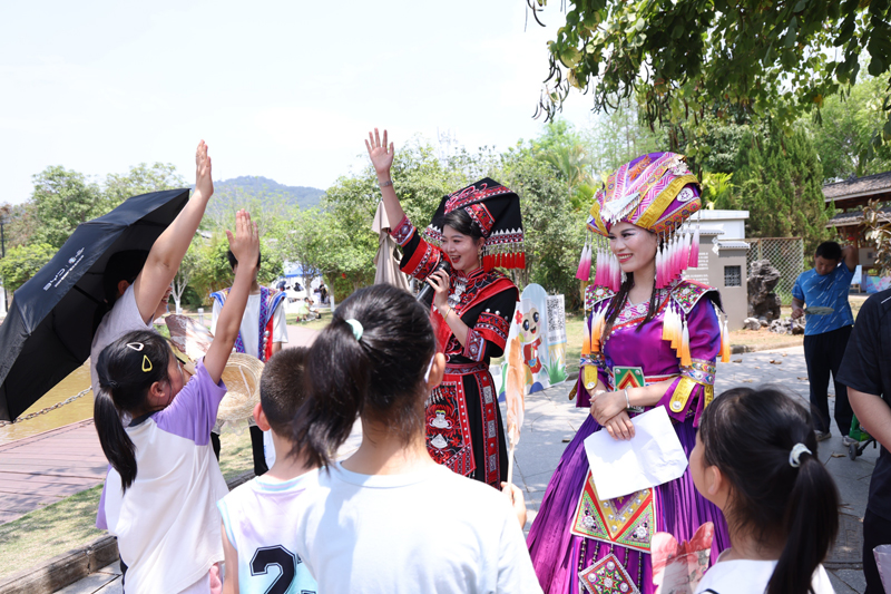 非遺知識問答互動。鄧有雄攝