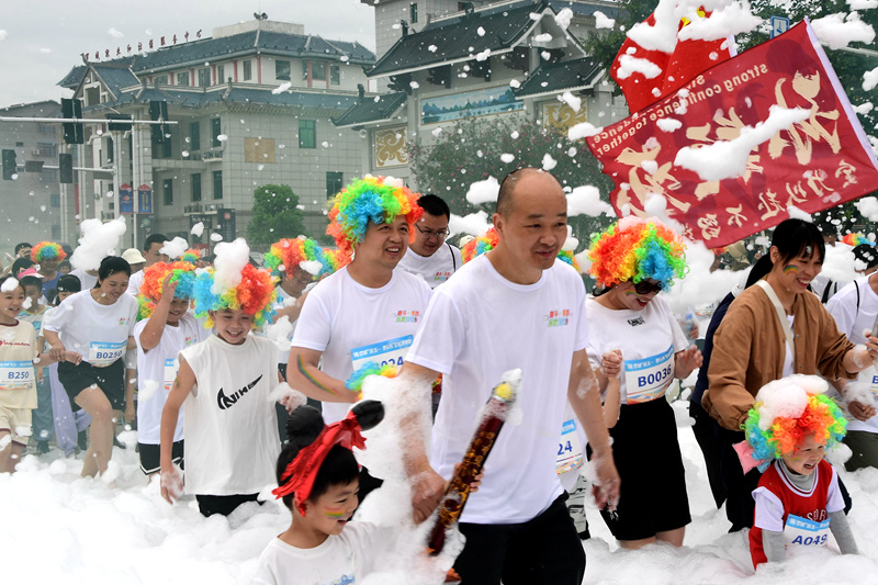 參賽隊員在比賽中