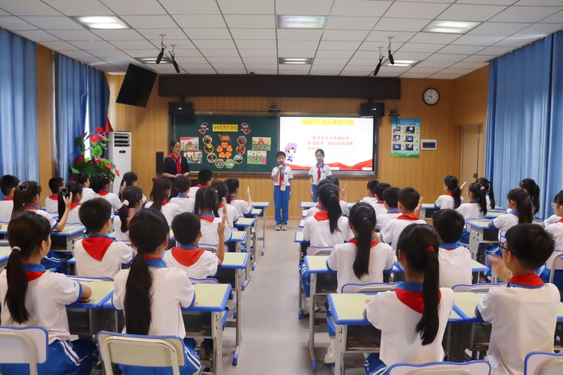 凤凰小学把铸牢中华民族共同体意识教育融入思政课程。王芙淑摄