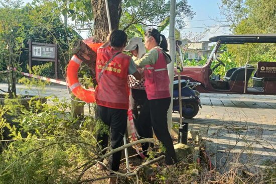 人大代表實地檢查應急救援設施