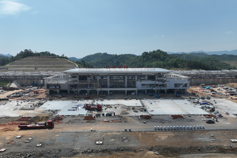 5-13凭祥东站站房建设中