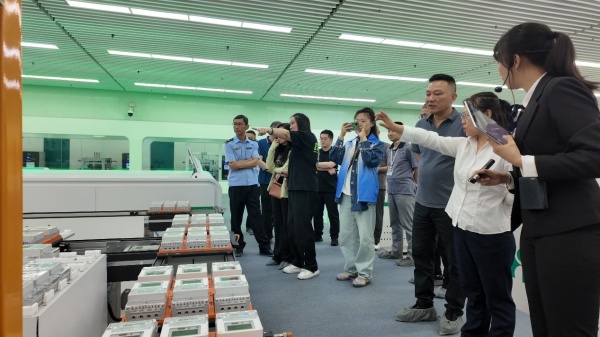 自动化检定流水车间参观现场