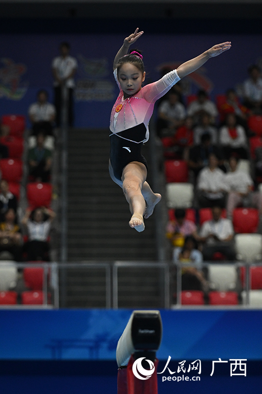 广东黄紫艺在比赛中。人民网 雷琦竣摄