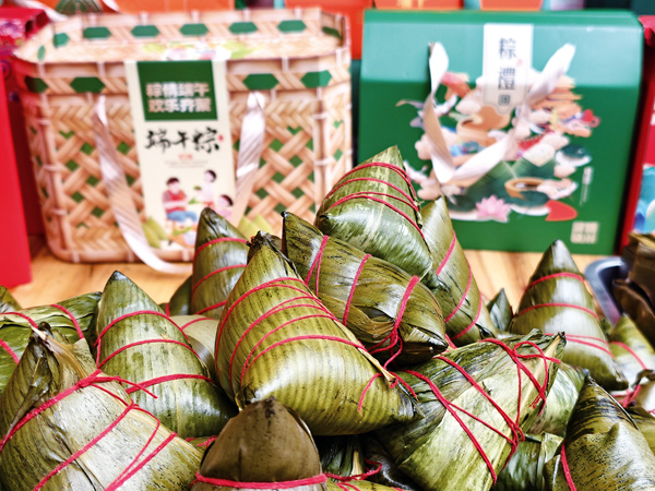 粽子美味可口，但食用需适量。记者宋延康摄