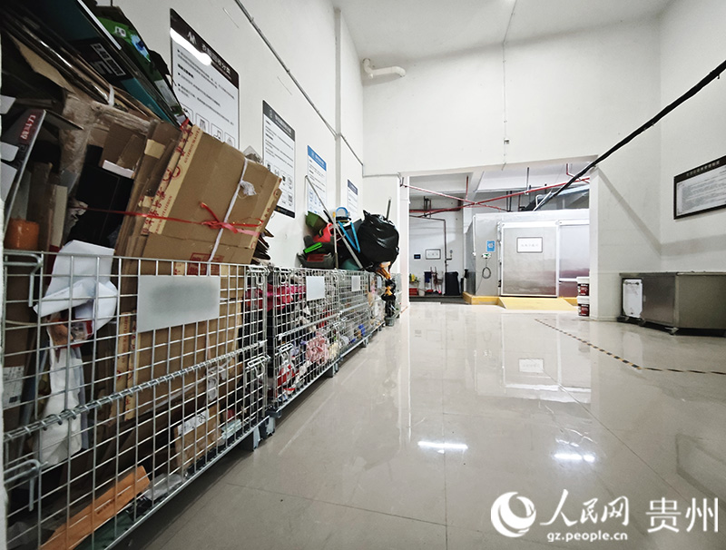 金红社区一小区生活垃圾收集点。