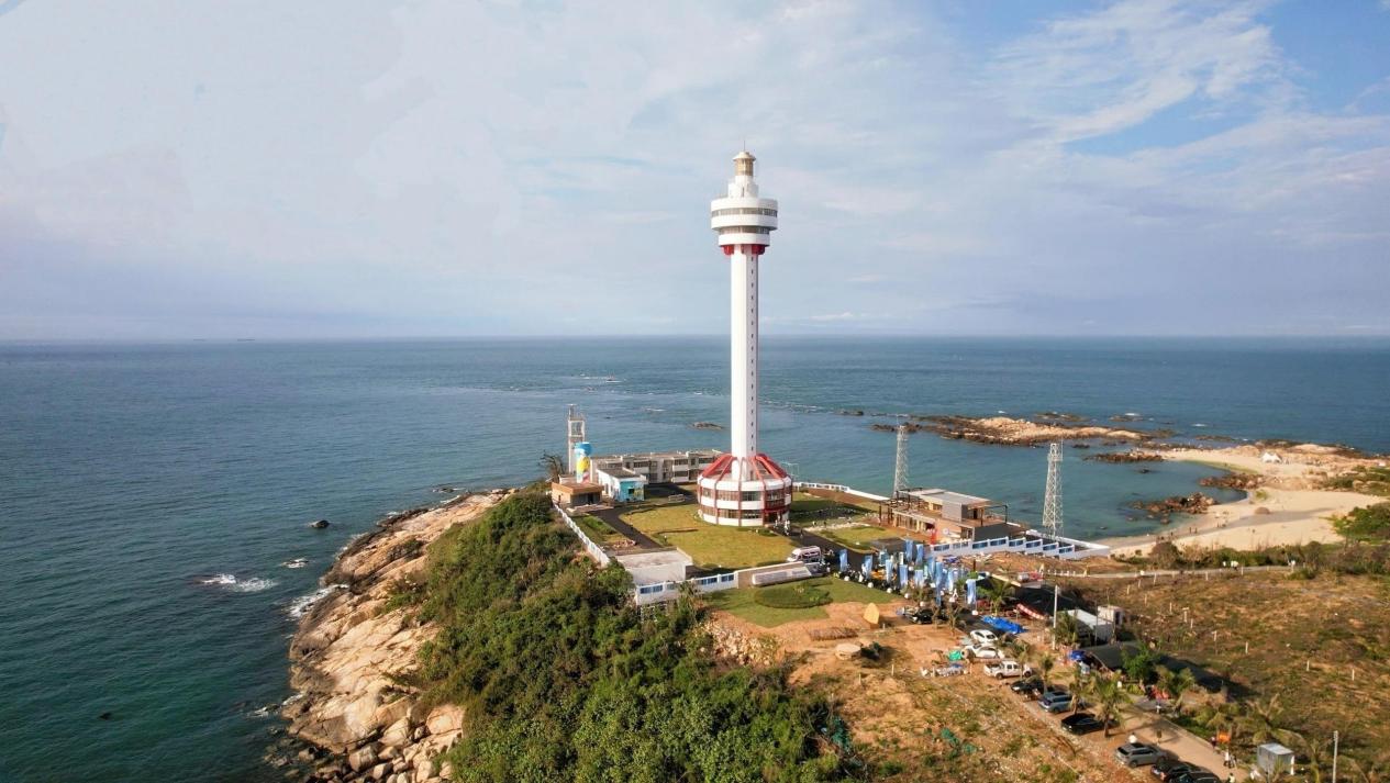俯瞰海旅环岛木栏头灯塔文化驿站