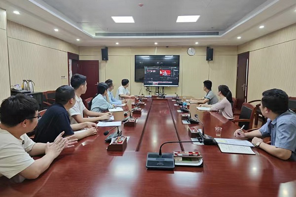 黨員干部積極學習應用AI新技術