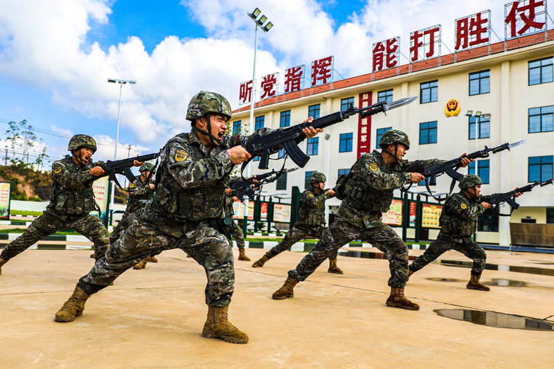 官兵在训练。王超智摄
