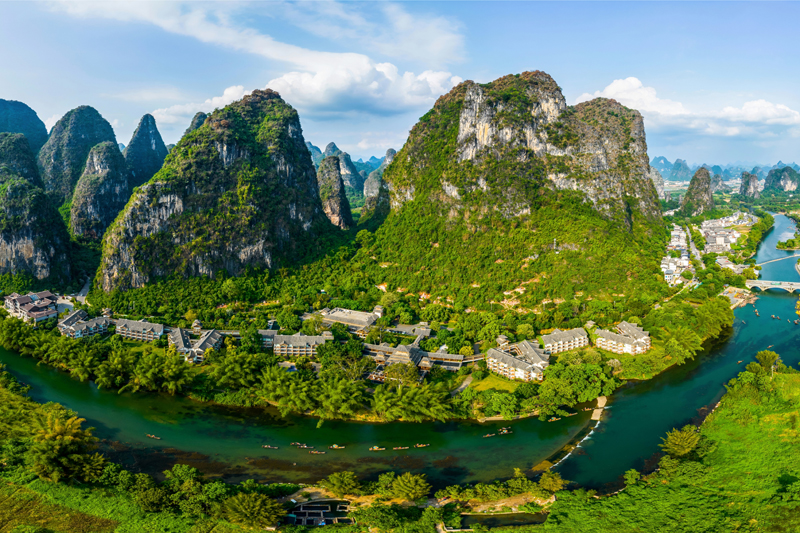 广悦华冠岭山庄阳朔河畔度假酒店。广旅集团供图