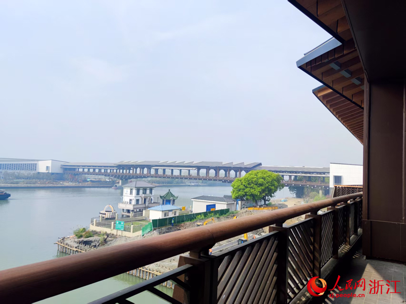 建设中的方厅水院