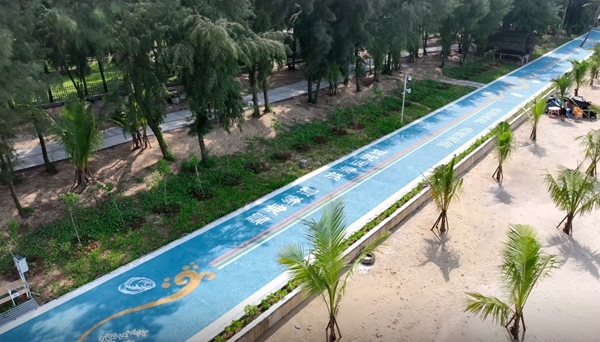 修复后的滨海绿道。钦州市海洋局供图