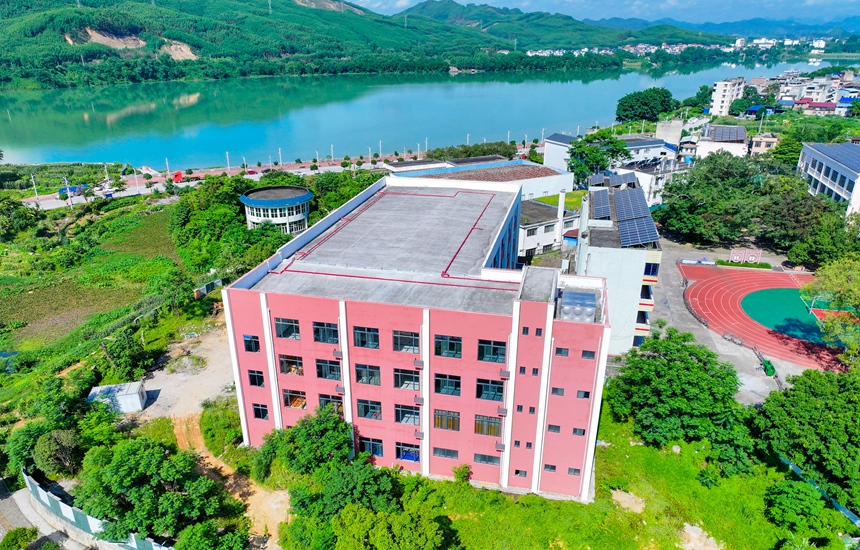 文昌小学项目通过竣工验收。中国一冶供图