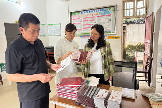 广西国际壮医医院专家团队赴资源县传播中医药健康文化理念