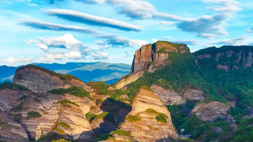 丹霞地貌全景