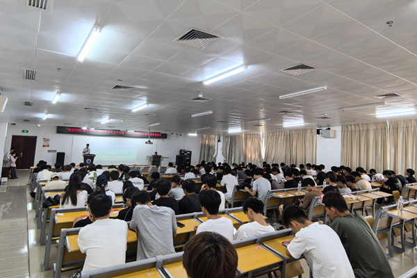 活动现场。陈新摄