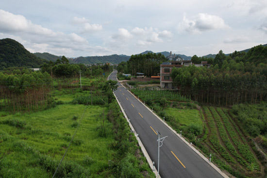 工程主体完工后的省道201线珊瑚镇珊瑚村路段