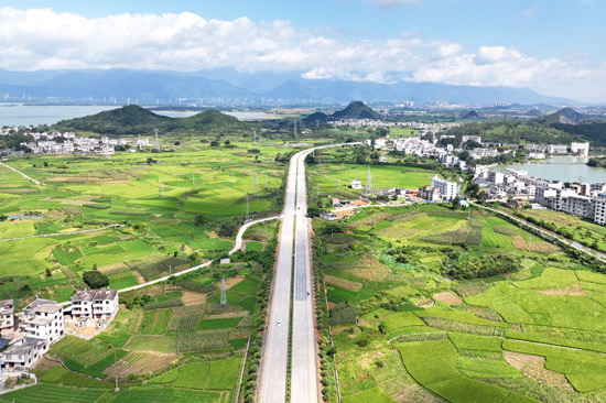 省道201线莲山路段。李芯摄