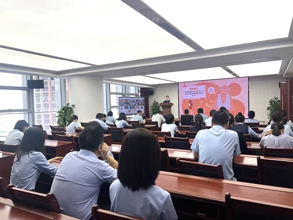 开展防非专题培训。龚丽娜摄