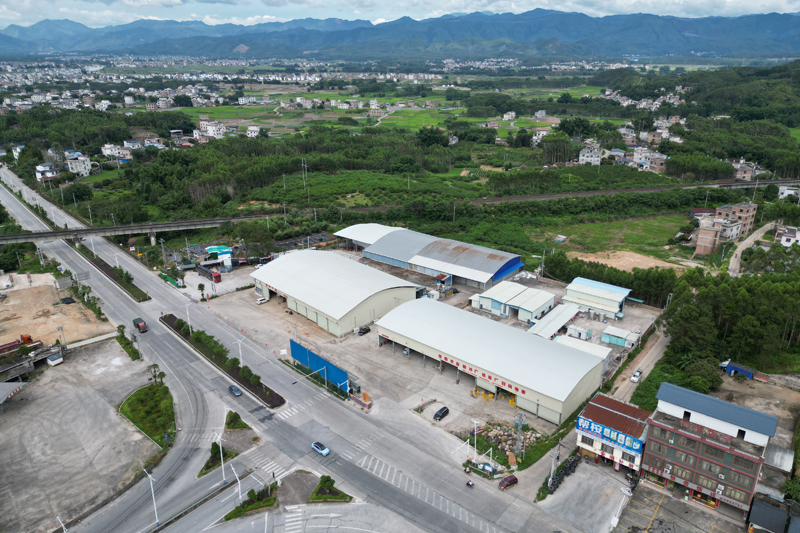 高速出口冷库。李汉萍摄