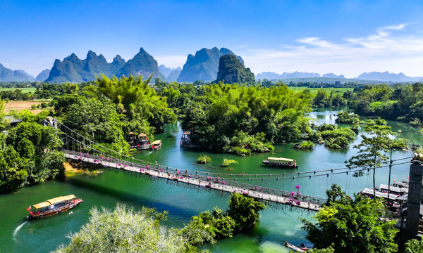 風景秀麗的崇左市大新縣峒那嶼灣景區。周桂芬攝