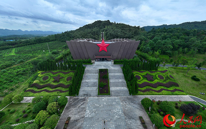 行進中國丨在這裡，讀懂“不朽豐碑”