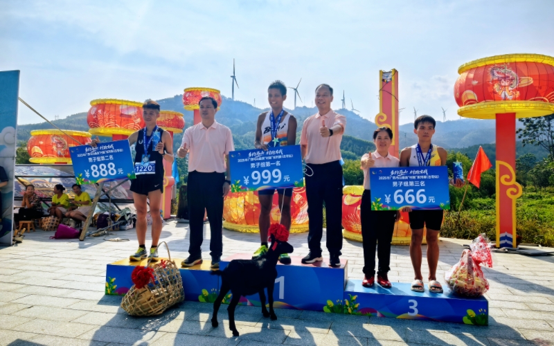 颁奖现场。黄婧昕摄