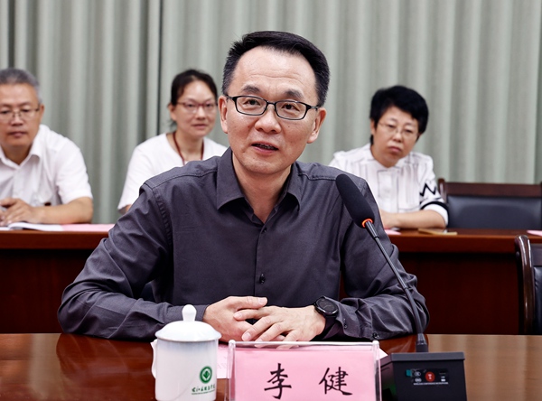 澳大利亚科学院院士李健讲话。莫军摄