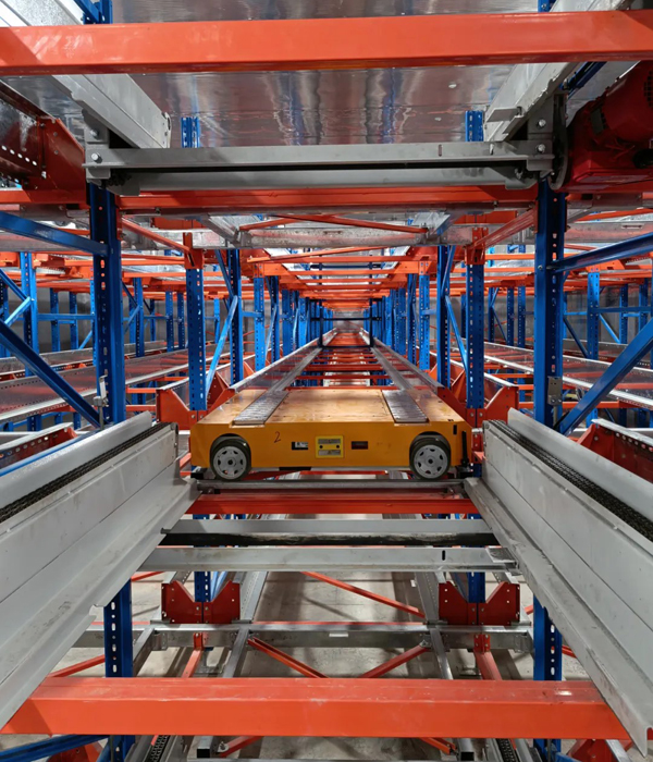 智能物流機器人3D四向車。廣西現代物流集團供圖
