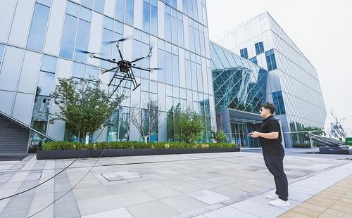 无人机玻璃清洁作业示例