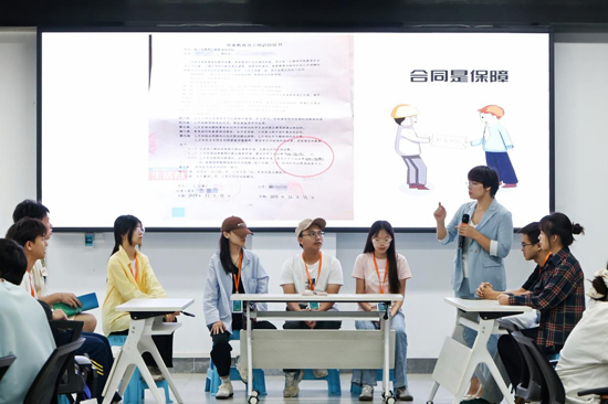 模拟法庭课堂。广西建院供图