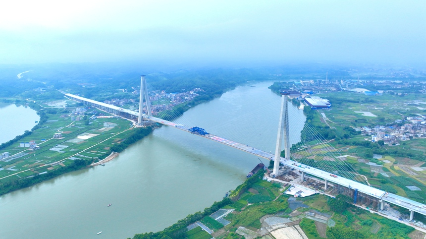 郁江特大橋。曾文豪攝