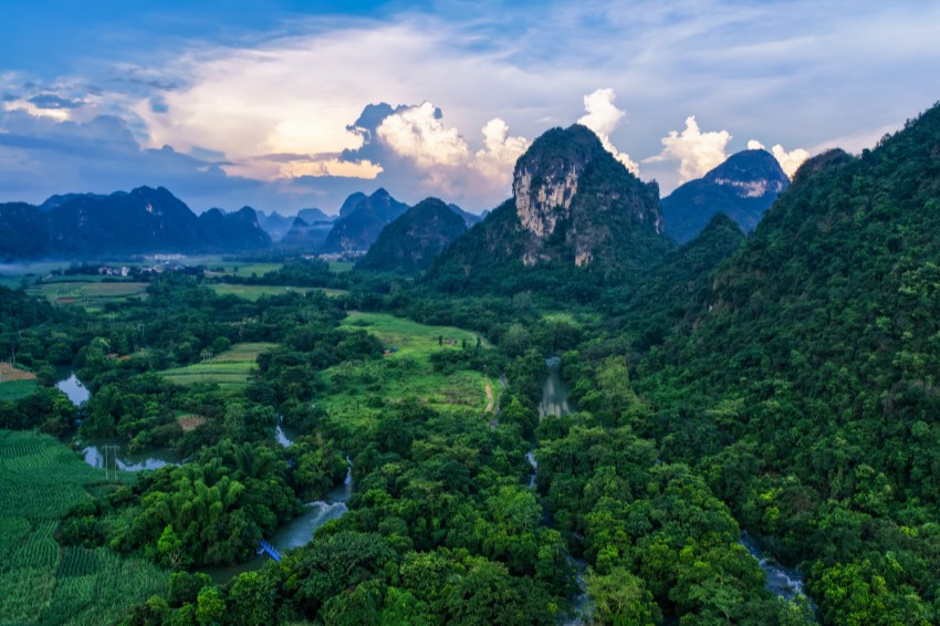 伏那秘境。景區供圖